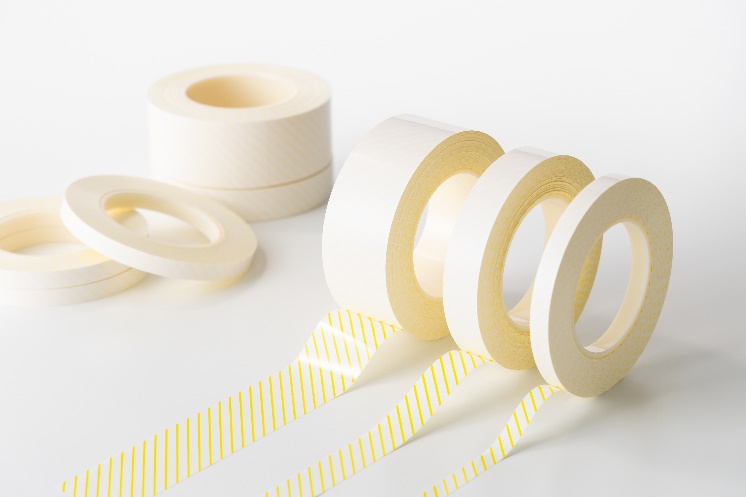 糊残りを抑えて剥がしやすい極薄両面粘着テープ「コアスティックテープ®Qタイプ」